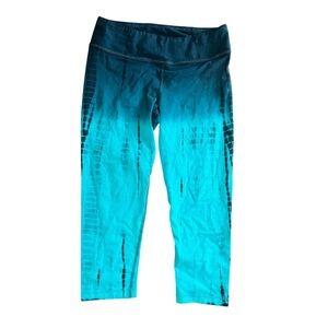 Brisa’s Blue Ombre Cropped Leggings